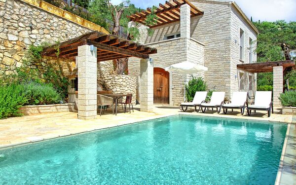 Villa Yaisemi: Schwimmbad