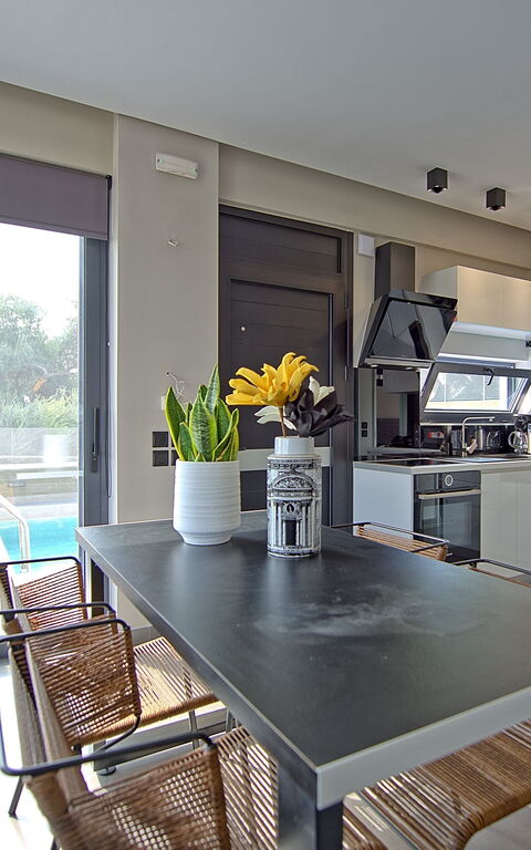 Villa Popi: Esszimmer, Küche