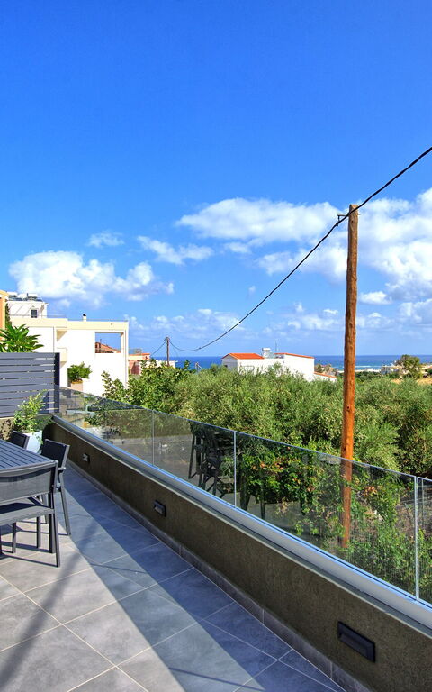 Villa Popi: Ansichten, Garten