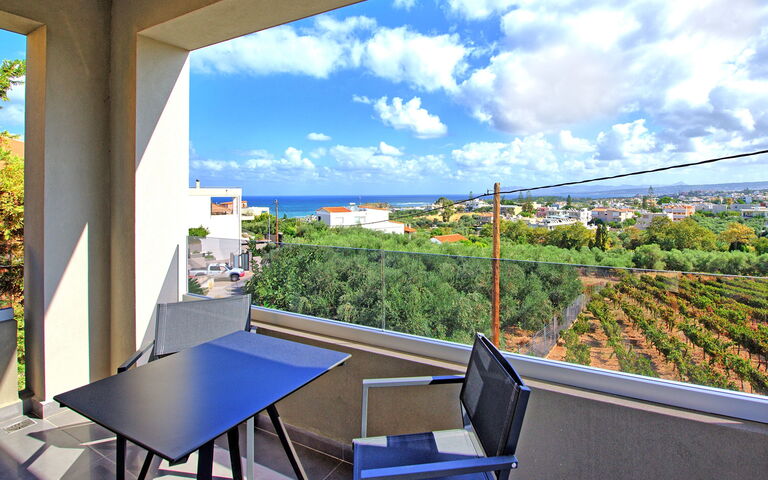 Villa Popi: Ansichten, Draussen