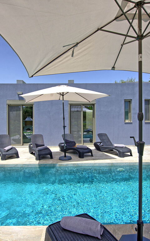 Villa Ampela: Draussen, Schwimmbad