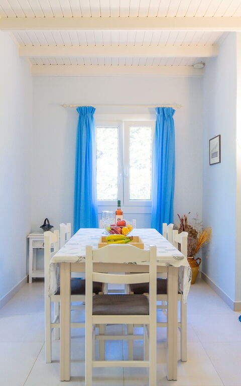 Votana House: Esszimmer, Küche