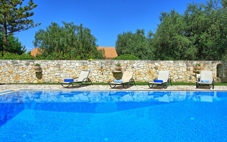 Votana House: Schwimmbad