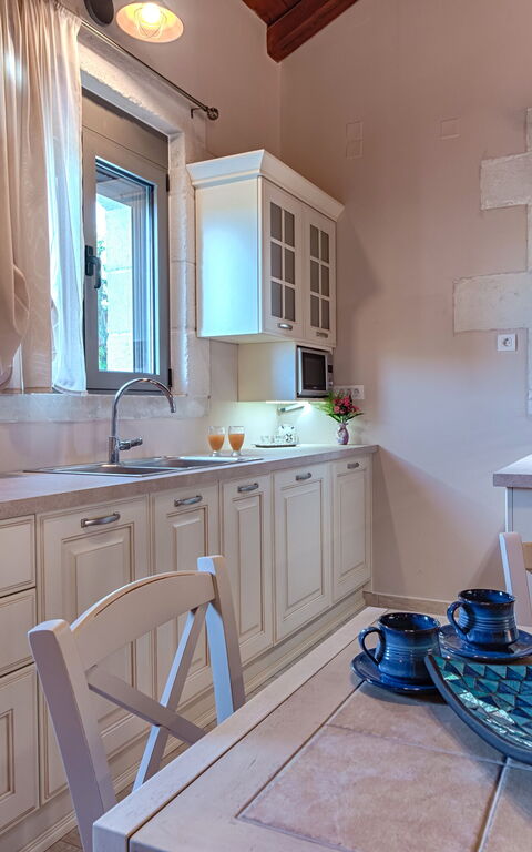 Villa Despanto: Esszimmer, Küche