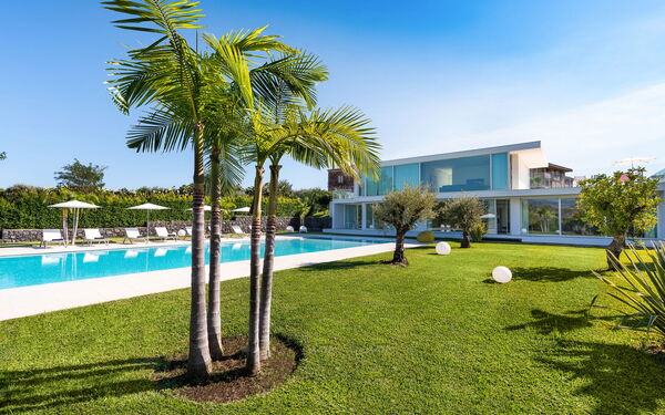 Villa Greta: Garten, Schwimmbad