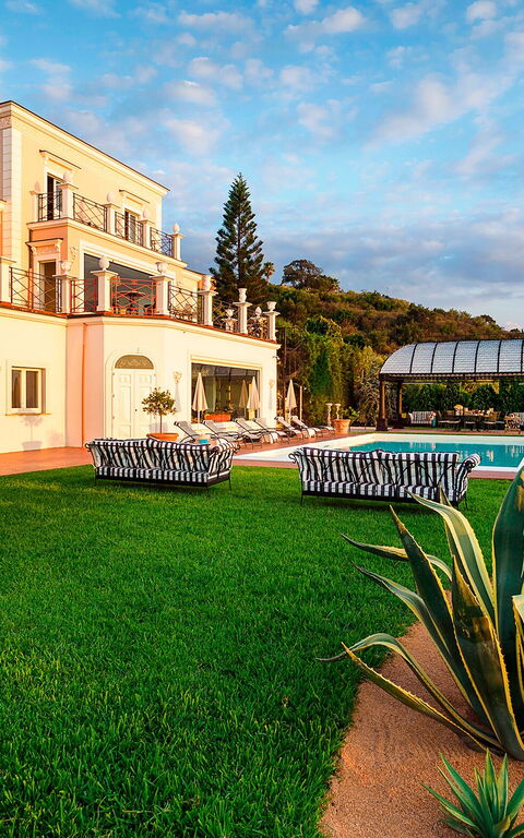 Villa Estella: Draussen, Garten