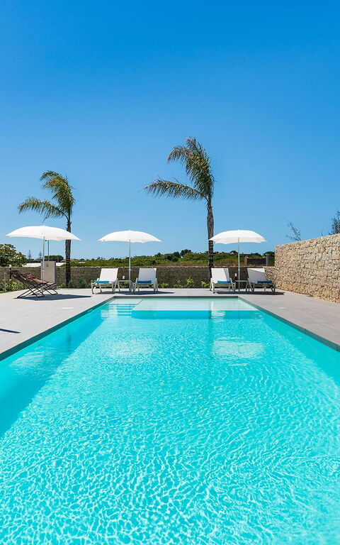 Villa Nica: Draussen, Schwimmbad