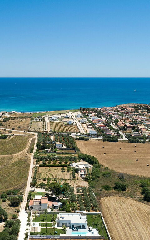 Villa Nica: Ansichten, Sommer