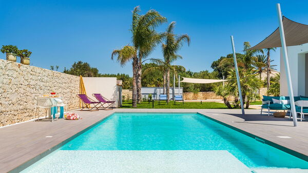 Villa Nica: Draussen, Schwimmbad