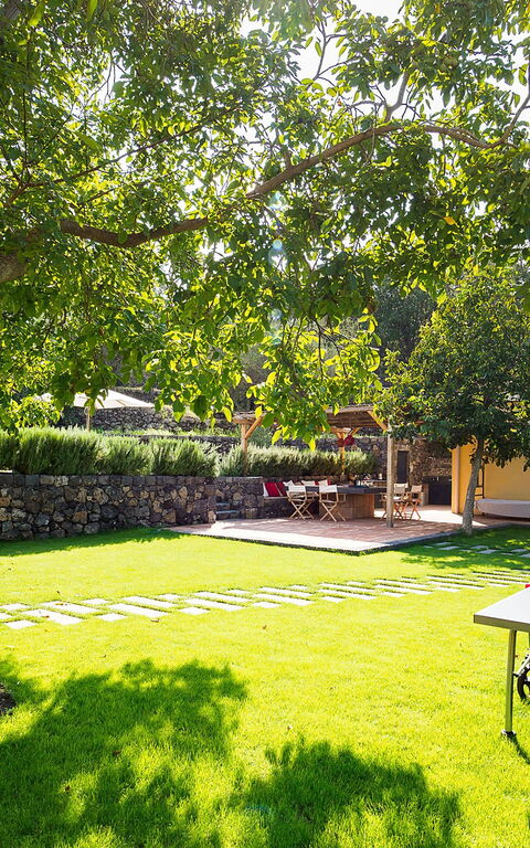 Villa Nerello: Draussen, Garten