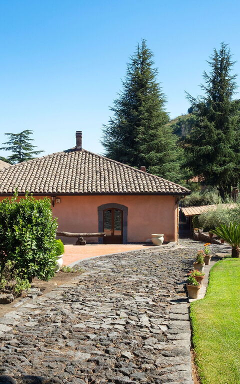 Villa Palmento Rosa: Draussen, Garten