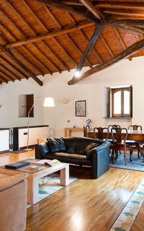 Villa Palmento Rosa: Esszimmer, Wohnzimmer