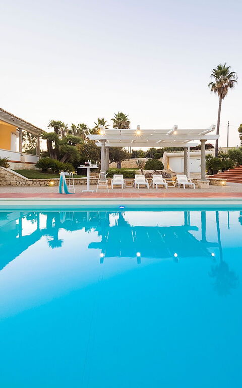 Villa Maya: Draussen, Schwimmbad