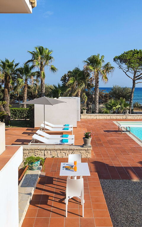 Villa Maya: Balkon / Terrasse / Patio, Draussen, Schwimmbad