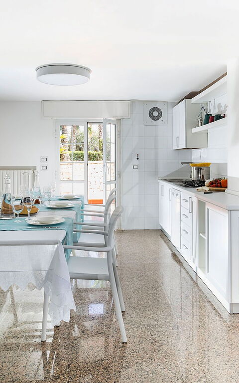 Villa Maya: Esszimmer, Küche