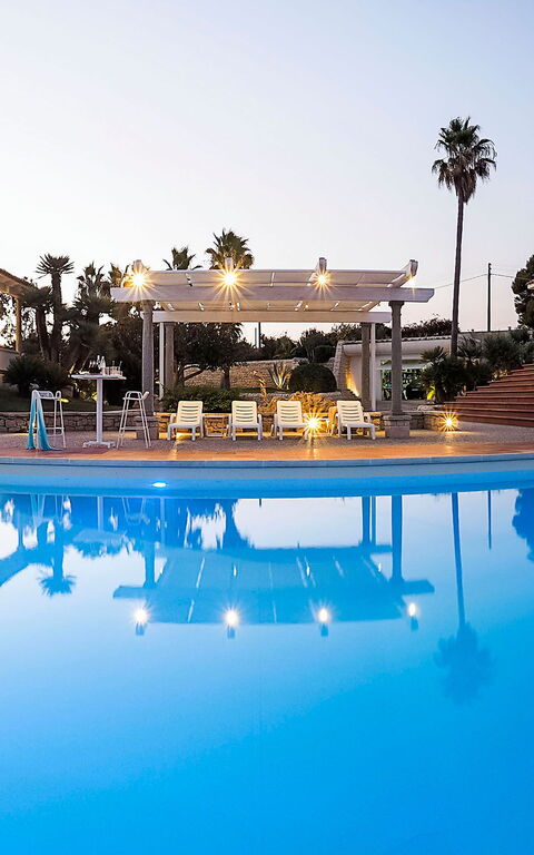 Villa Maya: Draussen, Schwimmbad