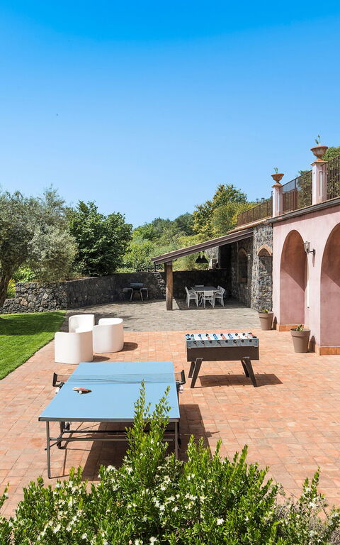 Villa Mila: Außen, Balkon / Terrasse / Patio, Draussen, Garten