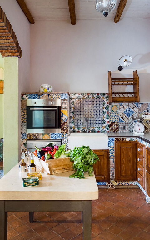 Villa Mila: Esszimmer, Küche