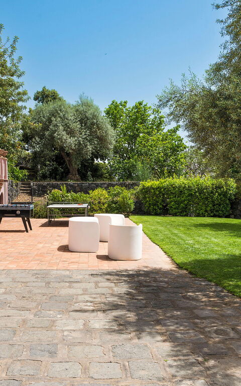 Villa Mila: Außen, Balkon / Terrasse / Patio, Draussen, Garten