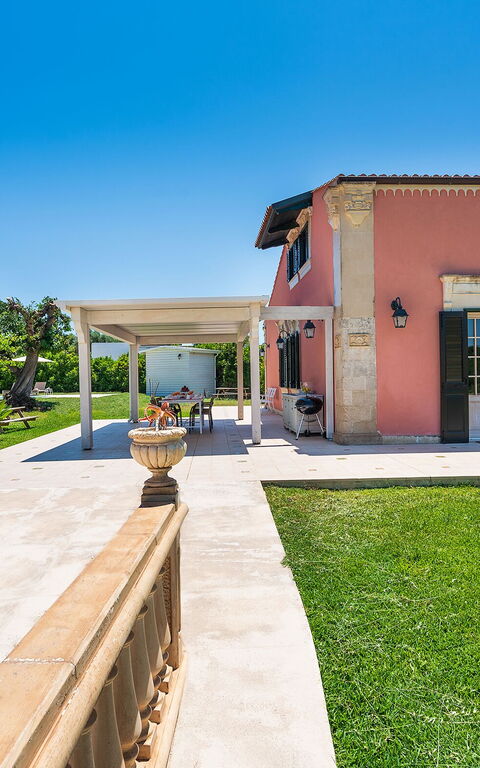 Villa Girasole: Außen, Garten