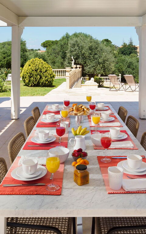 Villa Girasole: Balkon / Terrasse / Patio, Draussen