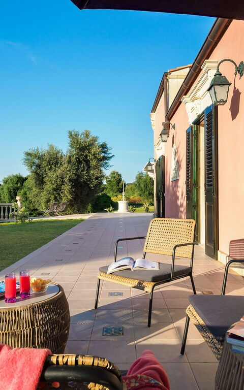 Villa Girasole: Außen, Draussen