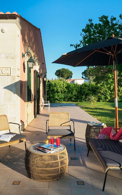 Villa Girasole: Draussen