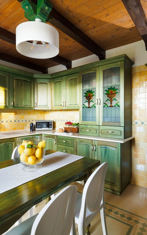 Villa Girasole: Esszimmer, Küche