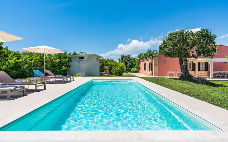 Villa Girasole: Schwimmbad