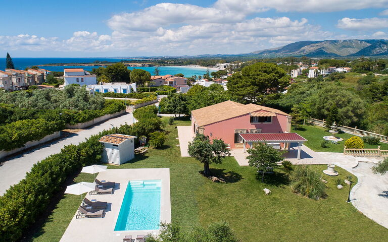 Villa Girasole: Außen, Garten