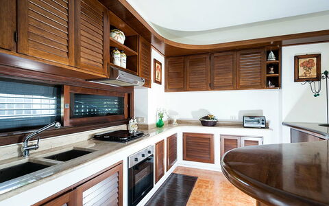 Unterkunft Lampara: Esszimmer, Küche, Wohnzimmer