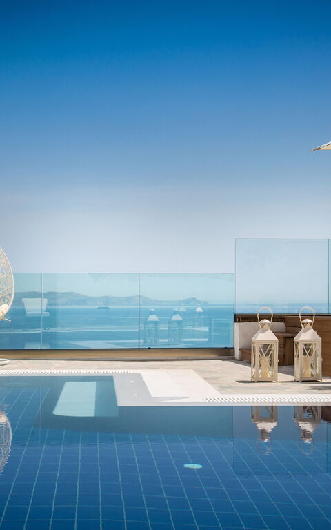 Villa Artemis: Ansichten, Schwimmbad