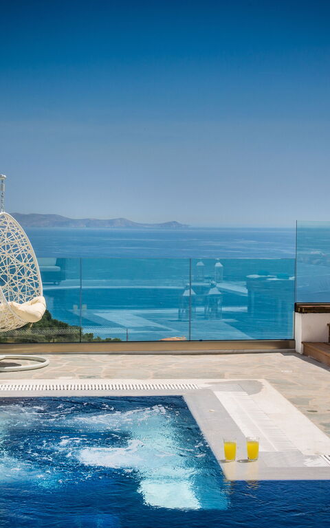 Villa Artemis: Ansichten, Schwimmbad