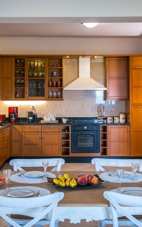 Villa Artemis: Esszimmer, Küche