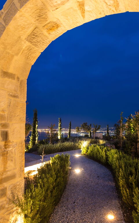 Villa Bella Mare: Ansichten, Balkon / Terrasse / Patio, Draussen, Garten