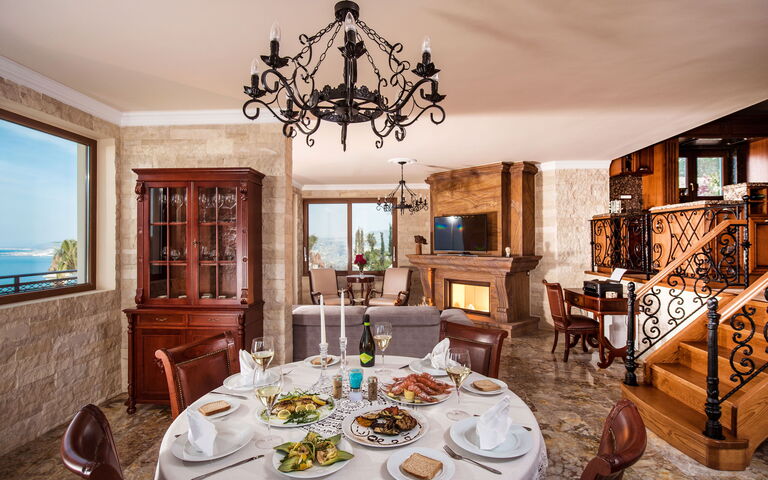 Villa Bella Mare: Esszimmer, Wohnzimmer