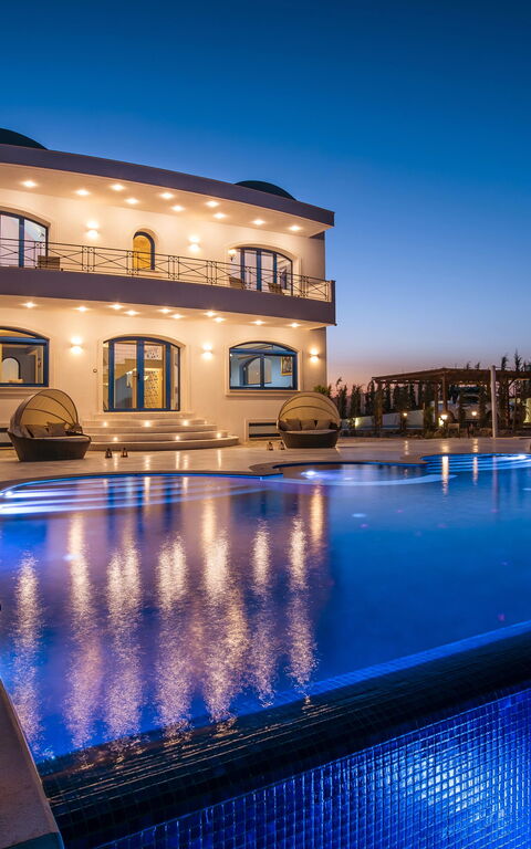 Villa Santor: Außen, Schwimmbad