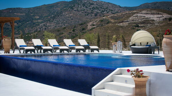 Villa Santor: Schwimmbad