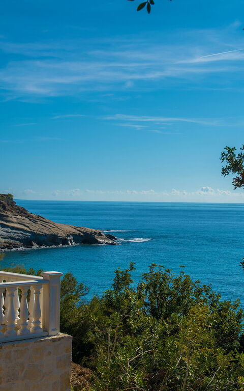 Villa Kalliste: Ansichten, Balkon / Terrasse / Patio