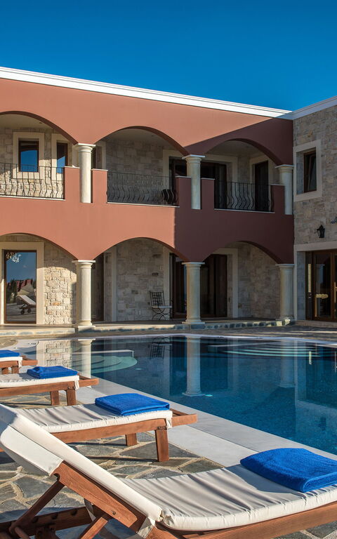 Villa Kalliste: Außen, Schwimmbad