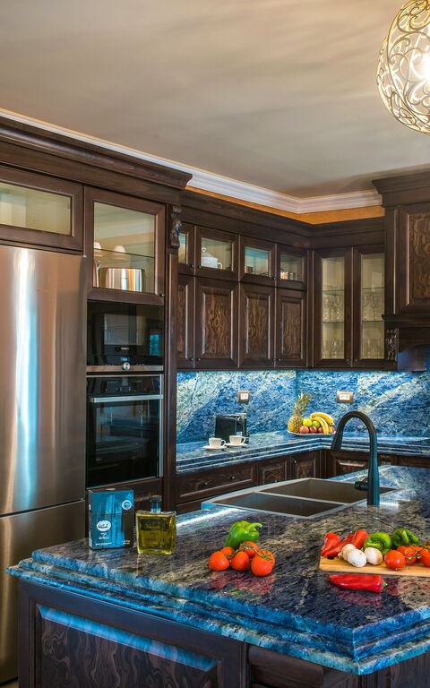 Villa Kalliste: Esszimmer, Küche