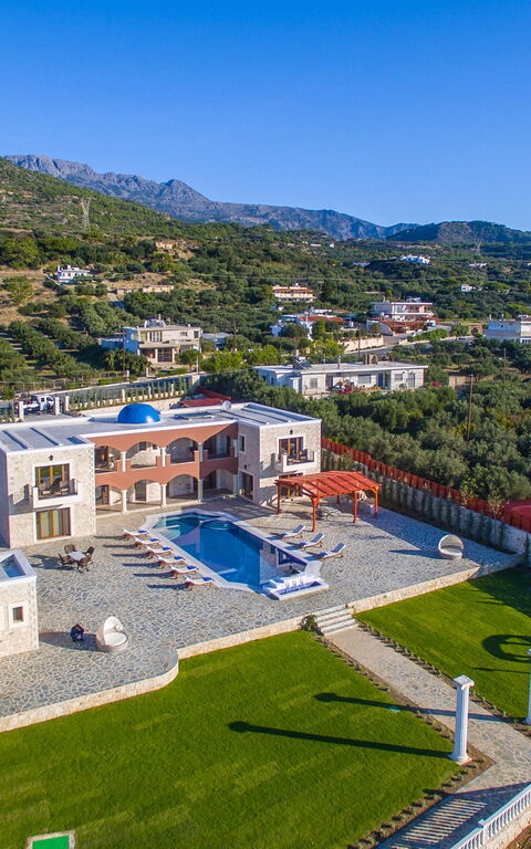 Villa Kalliste: Außen, Balkon / Terrasse / Patio, Garten, Schwimmbad