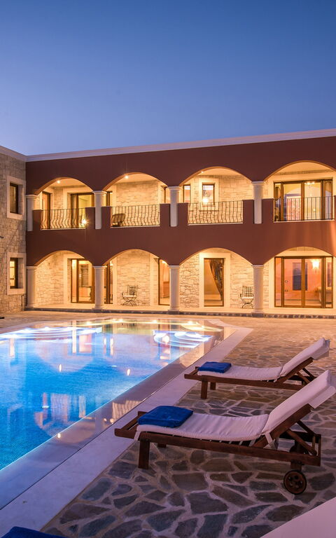 Villa Kalliste: Außen, Schwimmbad