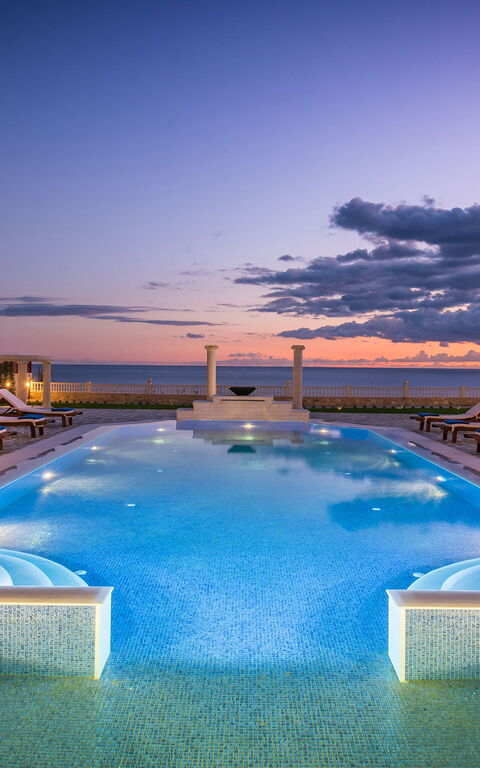 Villa Kalliste: Schwimmbad