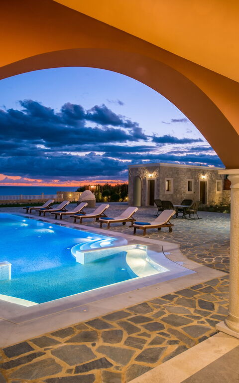 Villa Kalliste: Schwimmbad