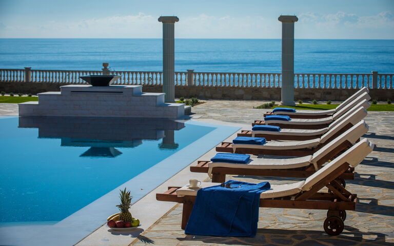 Villa Kalliste: Ansichten, Schwimmbad