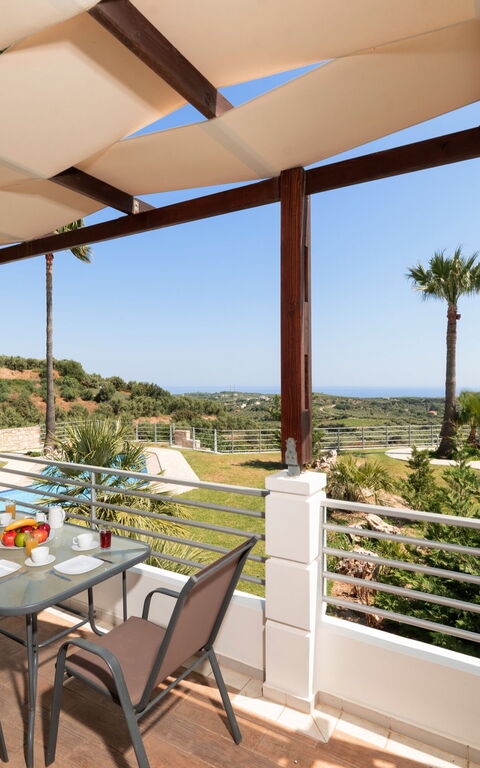 Villa Myrtia: Balkon / Terrasse / Patio