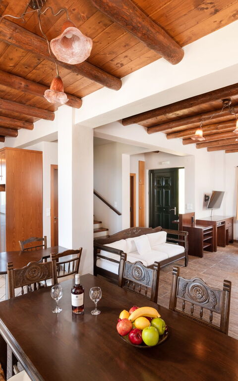 Villa Kissos: Esszimmer, Wohnzimmer