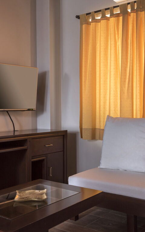 Villa Kissos: Esszimmer, Wohnzimmer