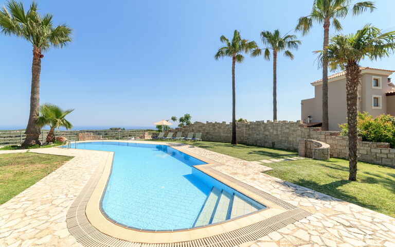 Villa Kissos: Schwimmbad